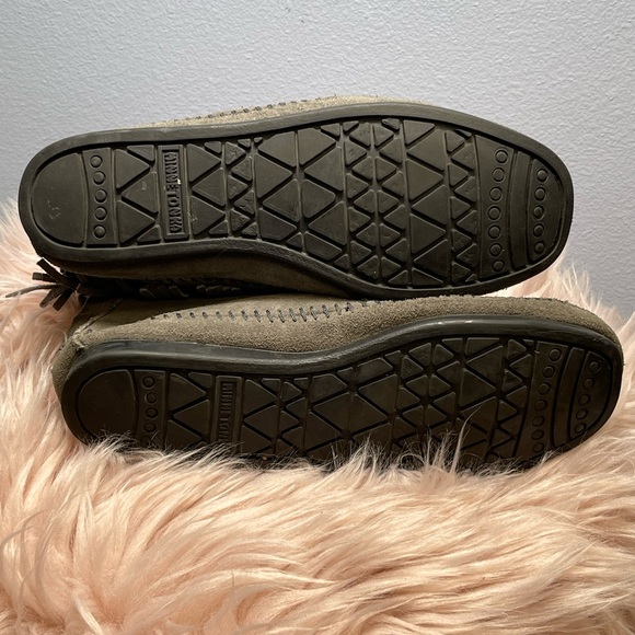 Minnetonka Fringe Ankle Boot - Picture 4 of 4